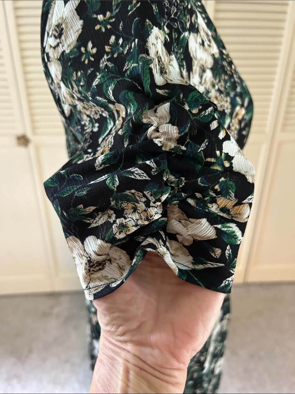 Astr Black Floral V-Neck Midi Dress with White Flowers and Green Leaves - Picture 6 of 8